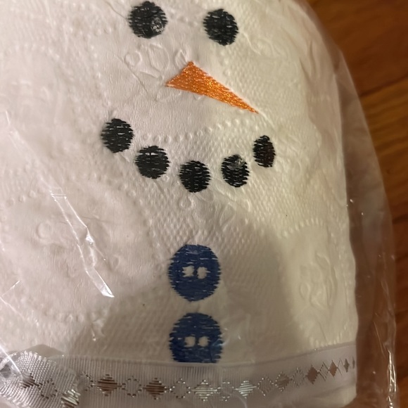 Snowman snow woman toilet paper decor packaged never used toilet paper - Picture 6 of 9